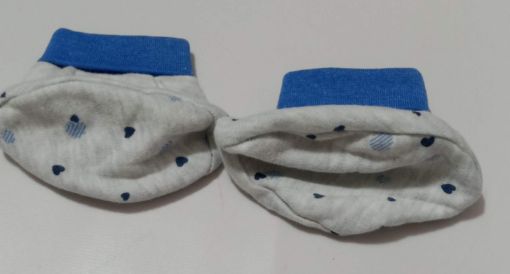 Picture of MDL02406 :: Size:New Born :: Baby Caps, Socks and Mitten Sets